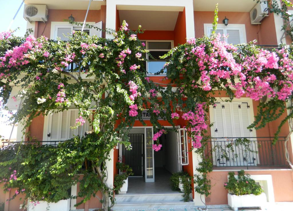 Konstantinos Apartments Agia Efimia 외부 사진