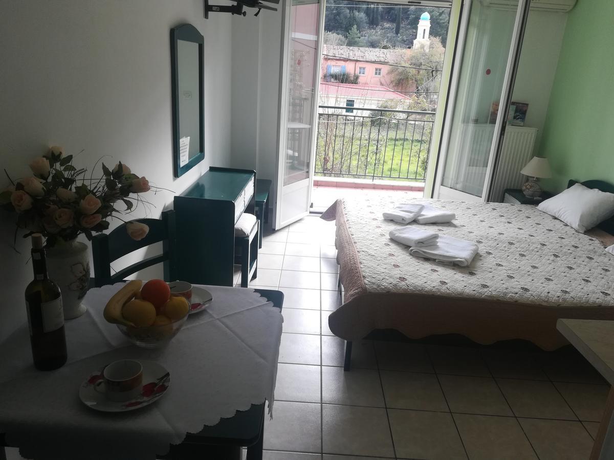 Konstantinos Apartments Agia Efimia 외부 사진
